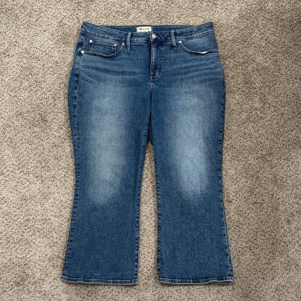 Madewell Women’s Mid-Rise Kick Out Jeans